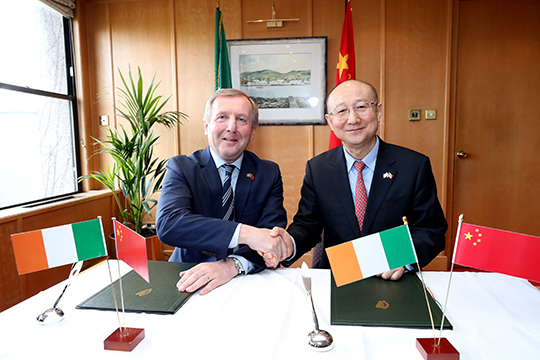 Minister for Agriculture, Food & Marine, Michael Creed TD & Chinese Minister Zhi Shuping